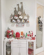 Load image into Gallery viewer, 30 ‘’ Castle Mug Holder (Preorder)